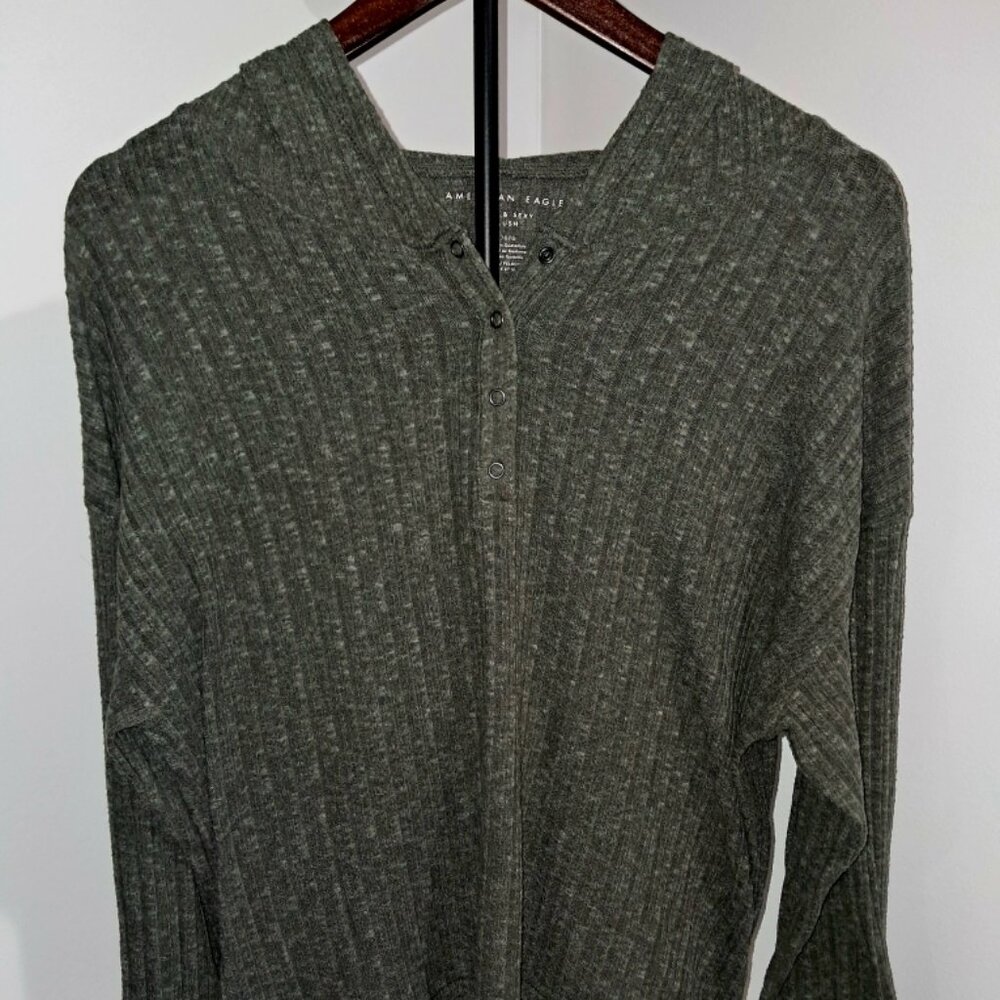 Size Large American Eagle long sleeve with hood